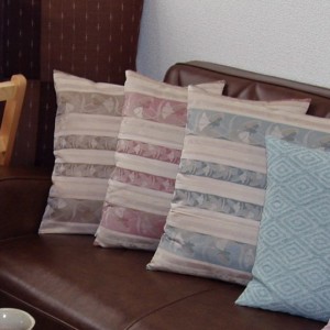 CUSHION-001